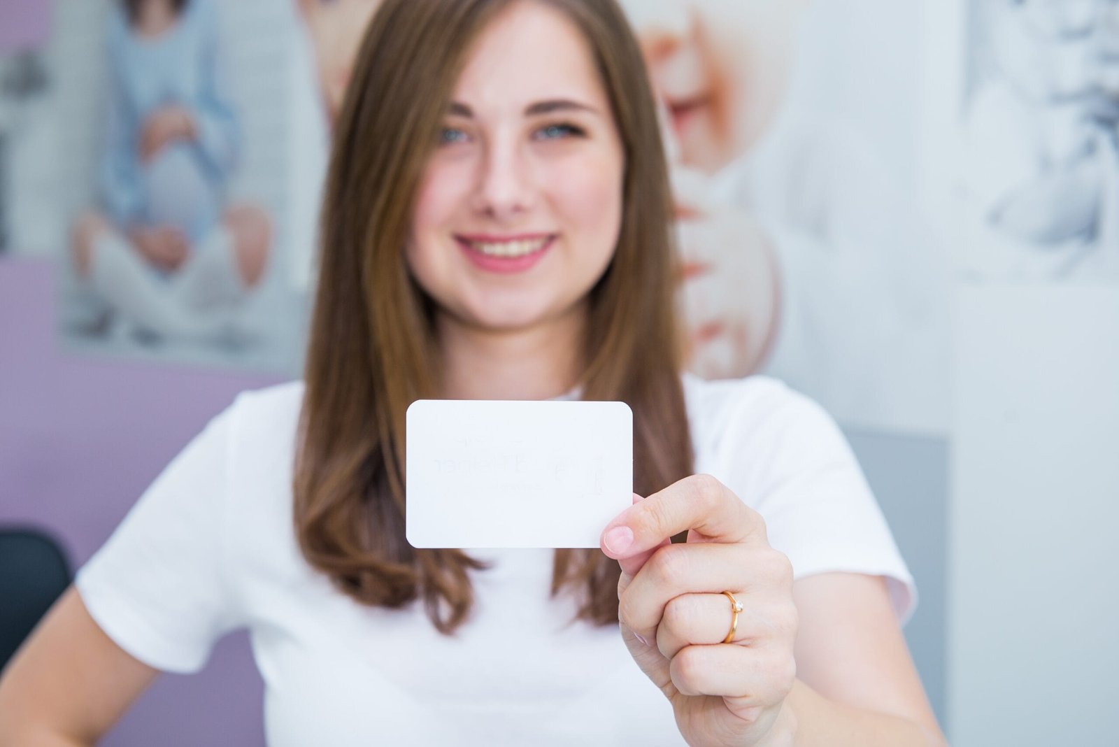 Infographie titres de séjour talent 2025 – seuils salariaux et carte bleue européenne